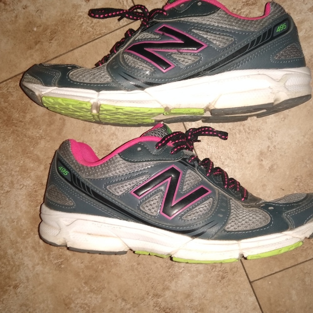 Women's NEW BALANCE shoes (size 8)